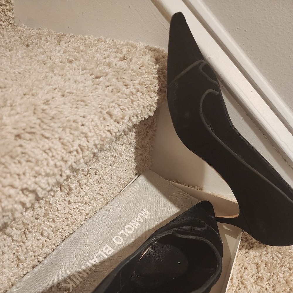 Manolo blahnik pump- velvet